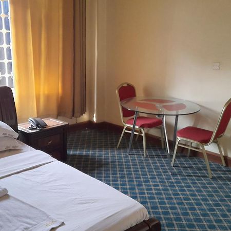 New Jbk Hotel Kampala Buitenkant foto
