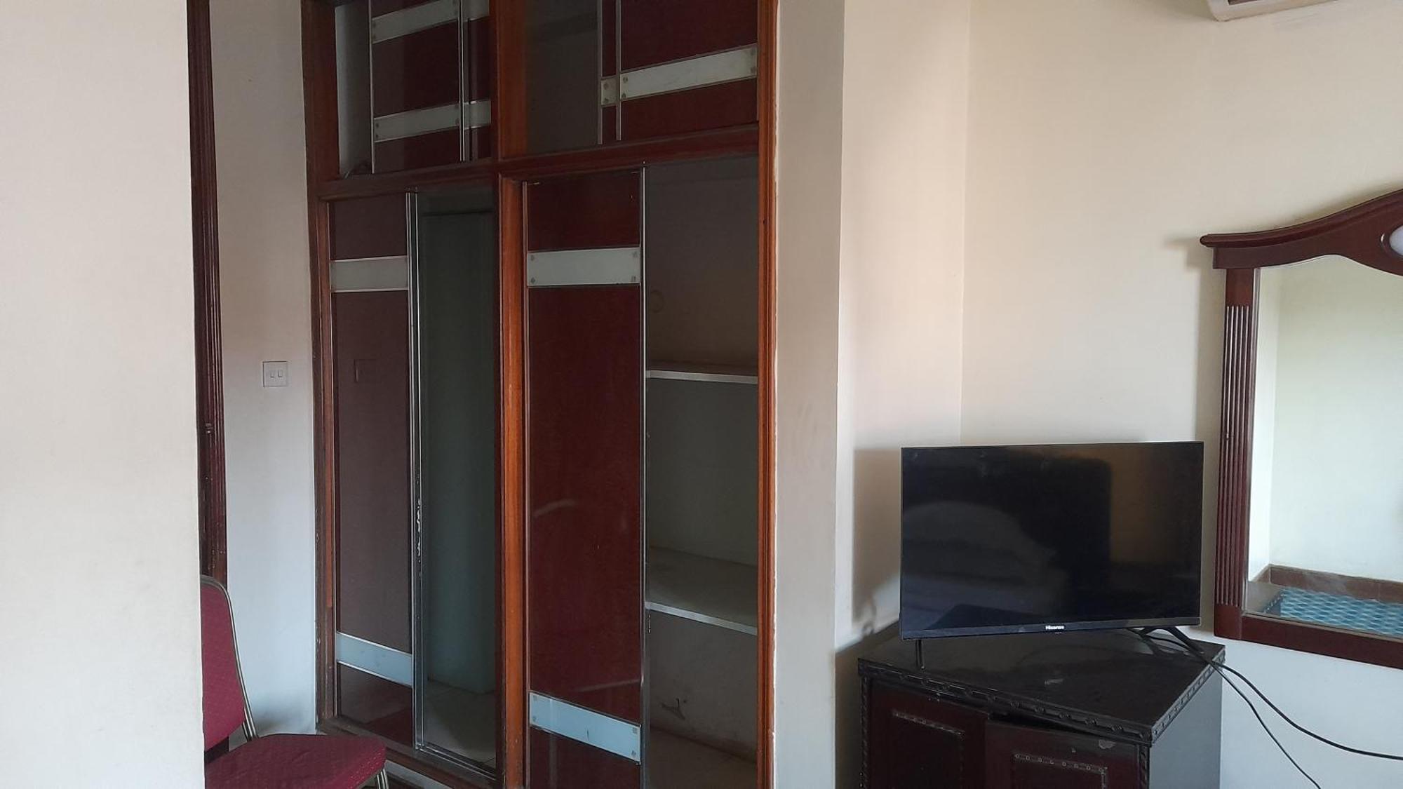 New Jbk Hotel Kampala Buitenkant foto
