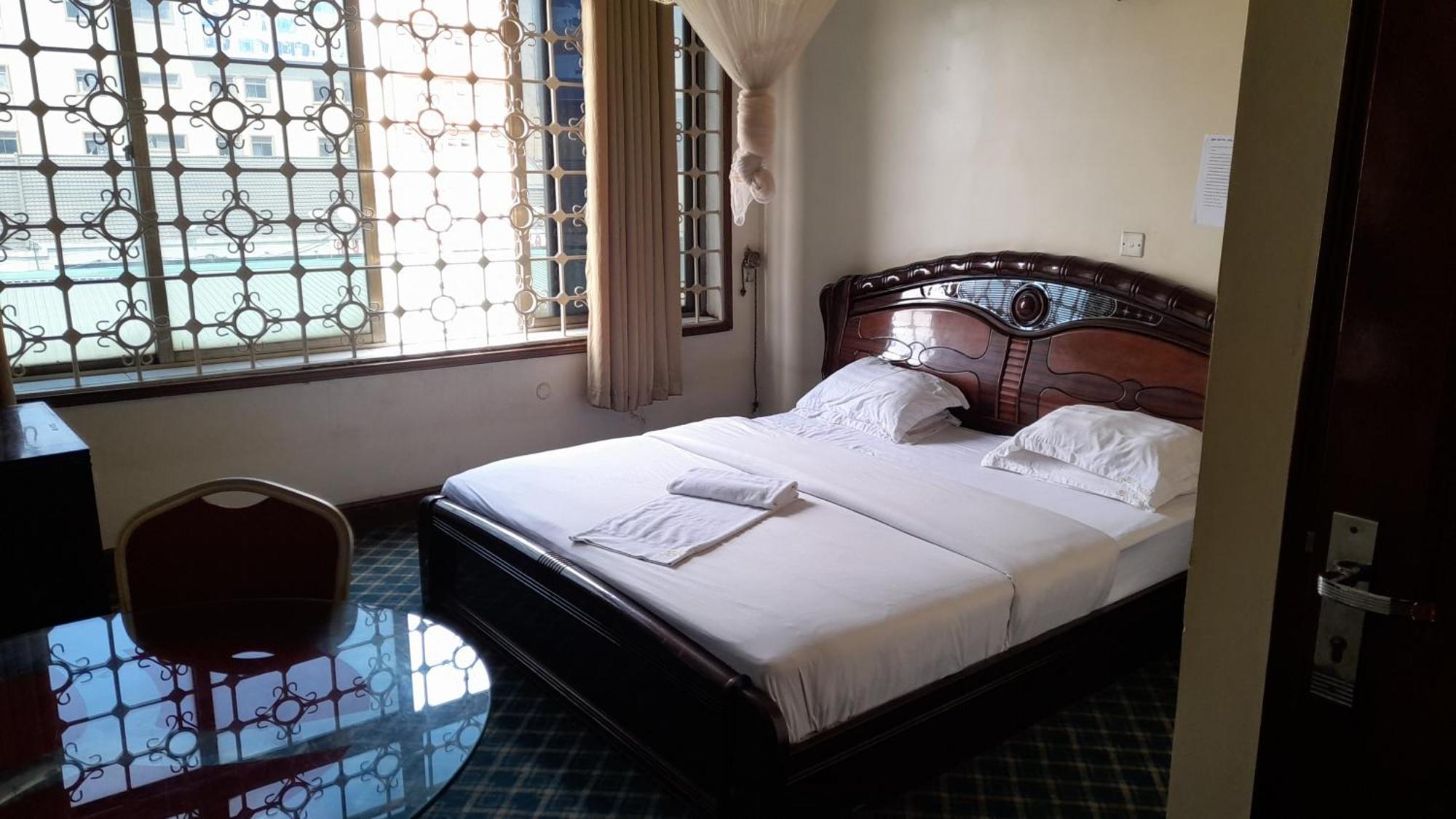 New Jbk Hotel Kampala Buitenkant foto