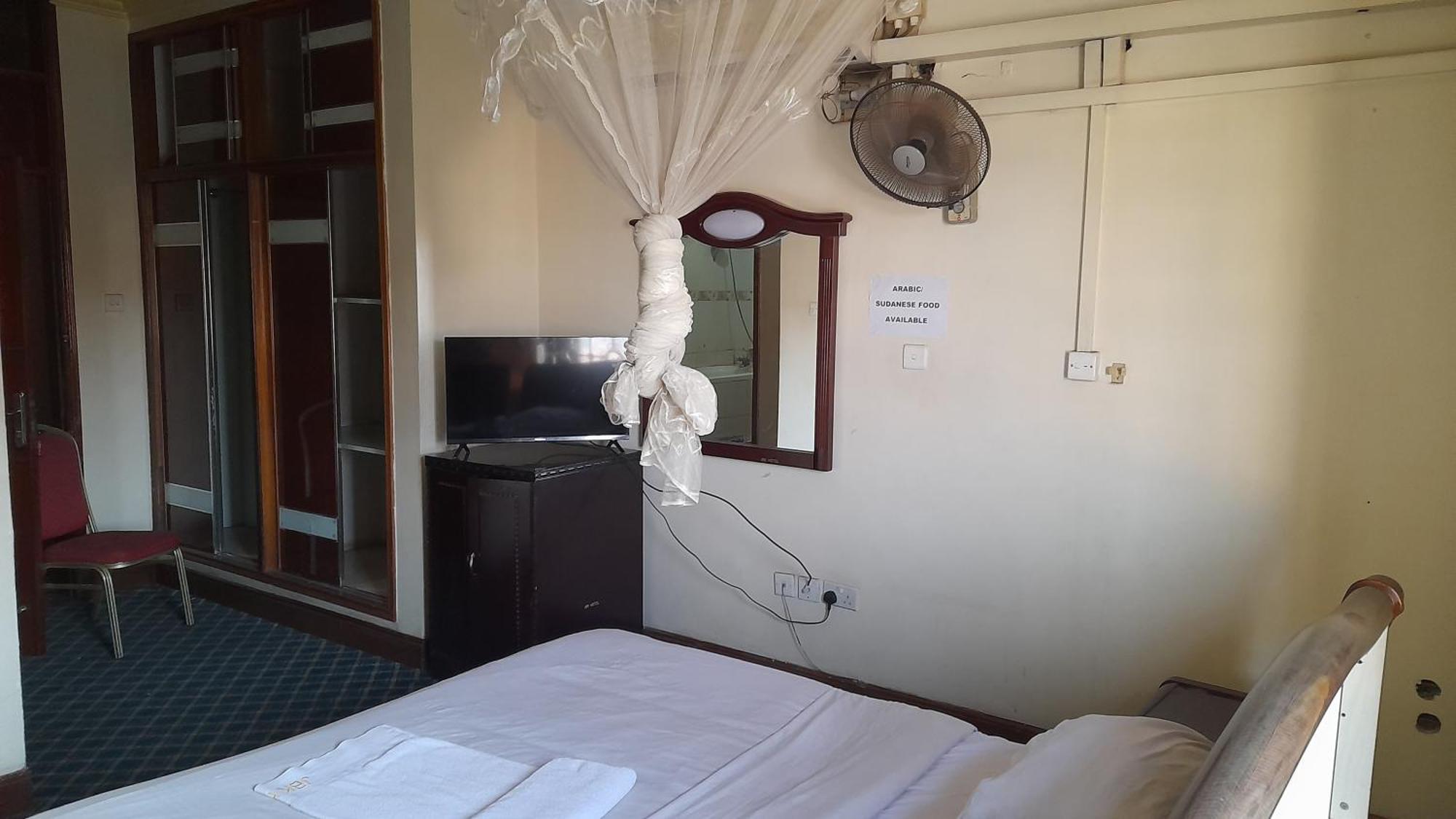 New Jbk Hotel Kampala Buitenkant foto