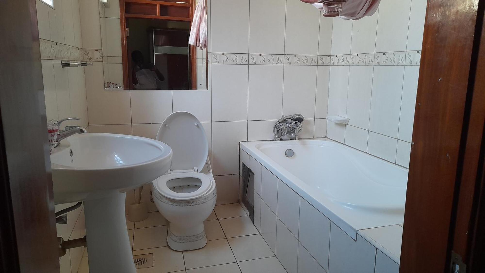 New Jbk Hotel Kampala Buitenkant foto