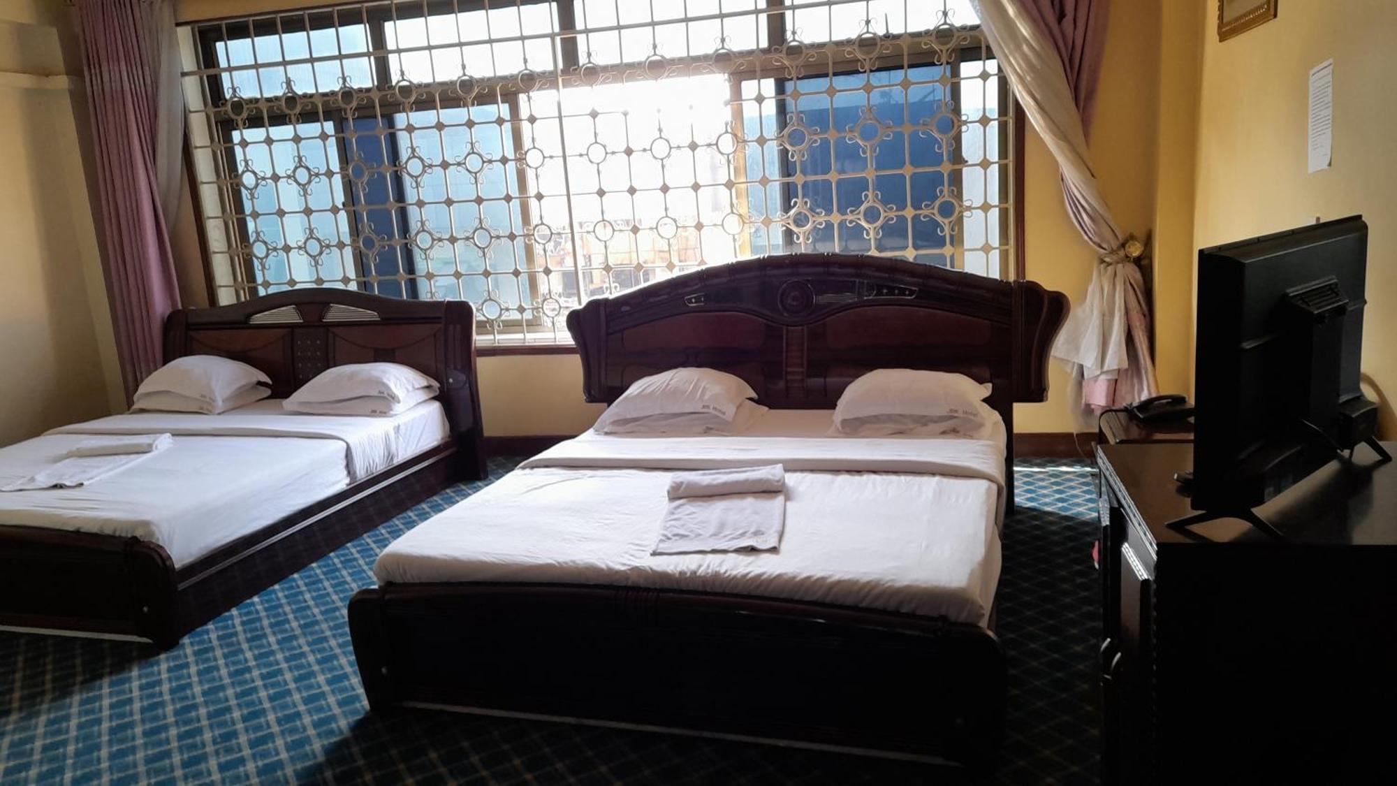 New Jbk Hotel Kampala Buitenkant foto