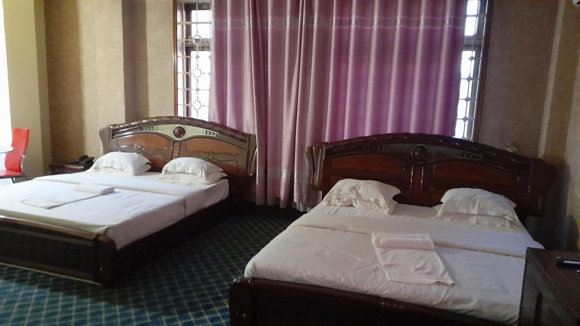 New Jbk Hotel Kampala Buitenkant foto