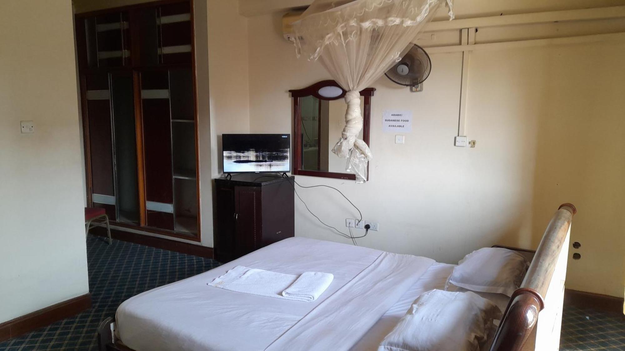 New Jbk Hotel Kampala Buitenkant foto